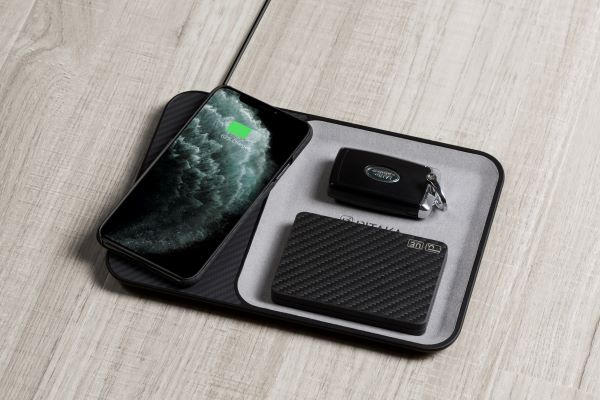 Air Tray, storage plate with hidden wireless charger