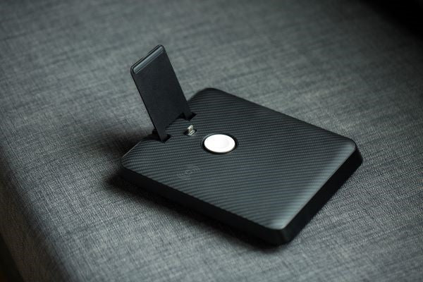 Air Omni 6-in-1 charger wireless charging station