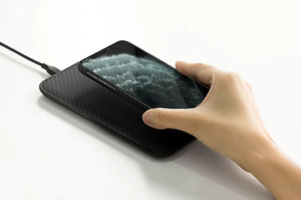 phone stops charging when its moved from the wireless charger