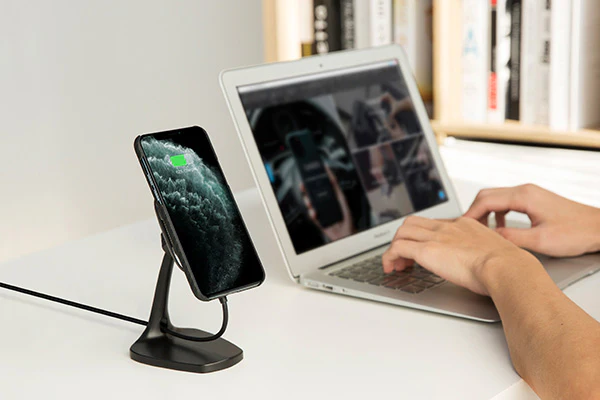 PITAKA desktop wireless charging stand turn off your phone while charging