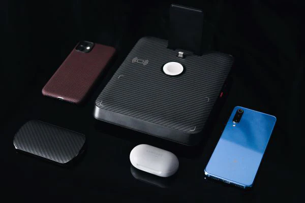 multiple-device wireless charger made from aramid fiber with elegant design