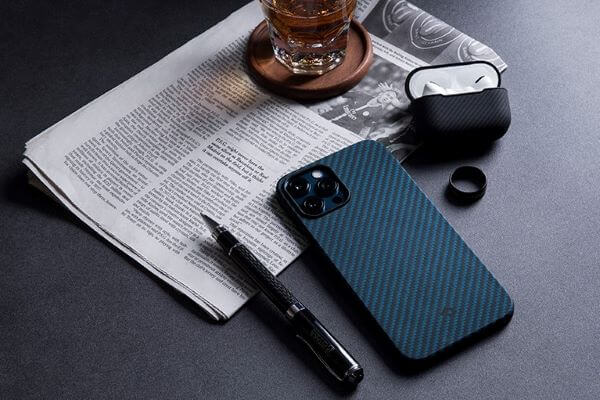 The black and blue iPhone 12 phone case from PITAKA