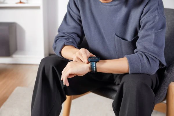 apple watch ultra 2 band from pitaka, made from carbon fiber