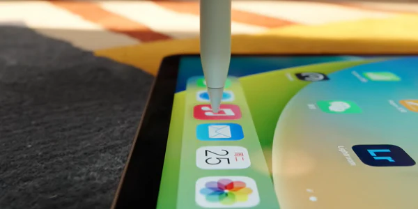 ipad pro 2022 pencil hover on apps zooming in