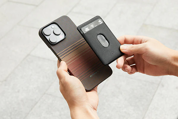 iphone 15 pro magsafe wallet