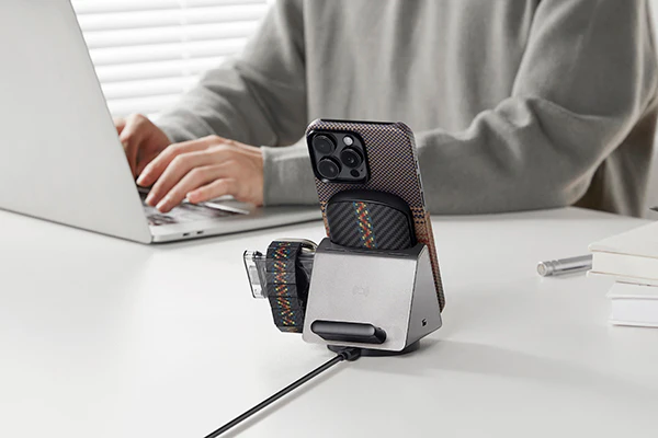 iphone 15 pro wireless charging stand