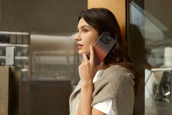 minimalist aramid fiber iphone 15 pro max case from pitaka