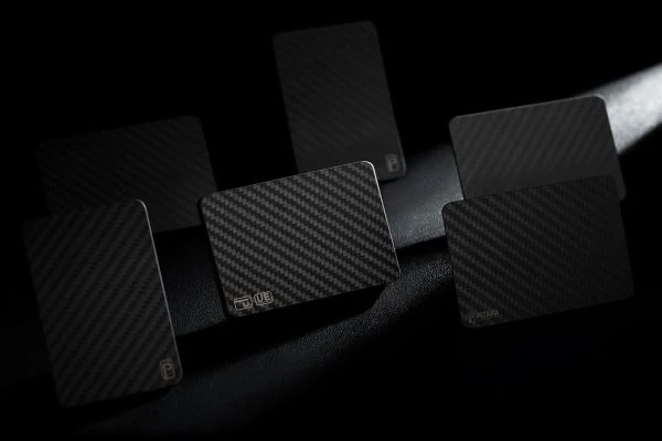 pitaka carbon fiber wallet