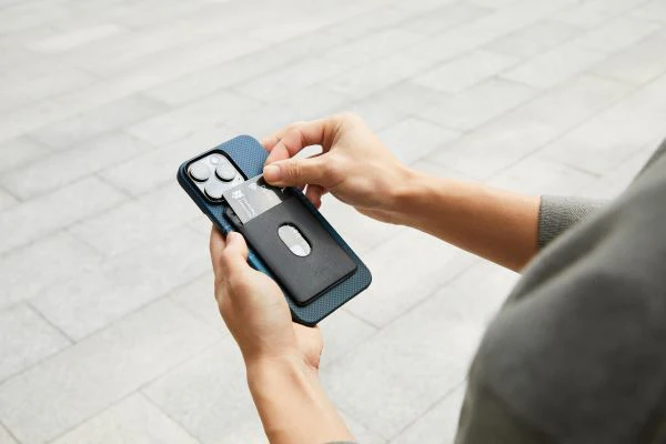 pitaka magnetic card holder