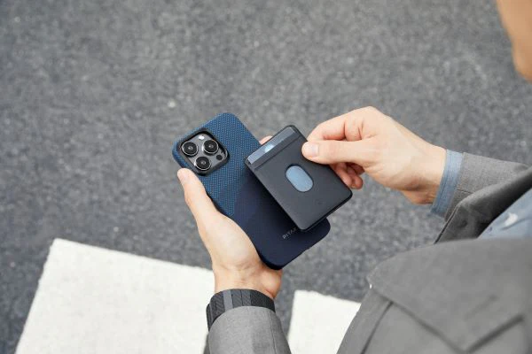 pitaka magsafe wallet for iphone 15 and magsafe phones